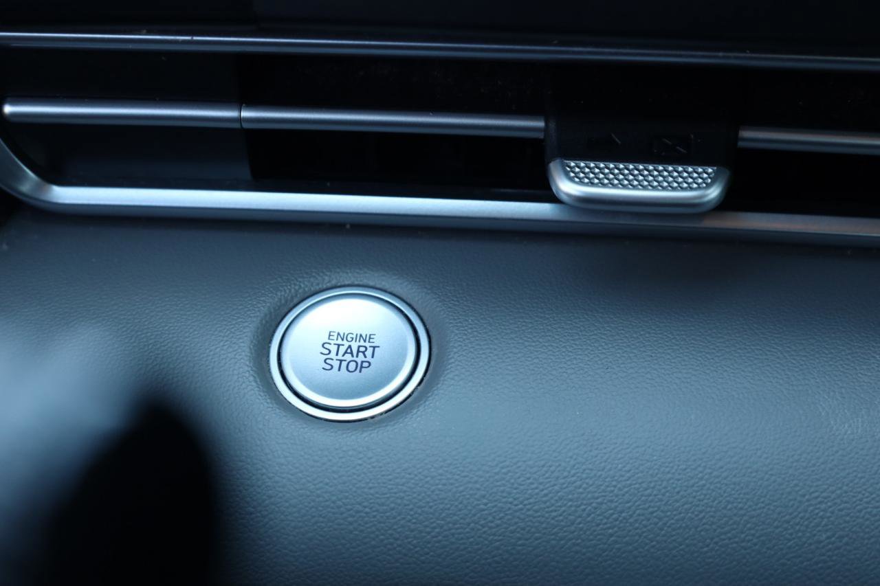 Used 2023 Hyundai Elantra SEL image 10