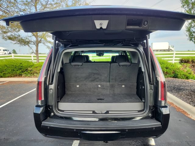 Used 2015 Cadillac Escalade Luxury AWD/4WD image 34
