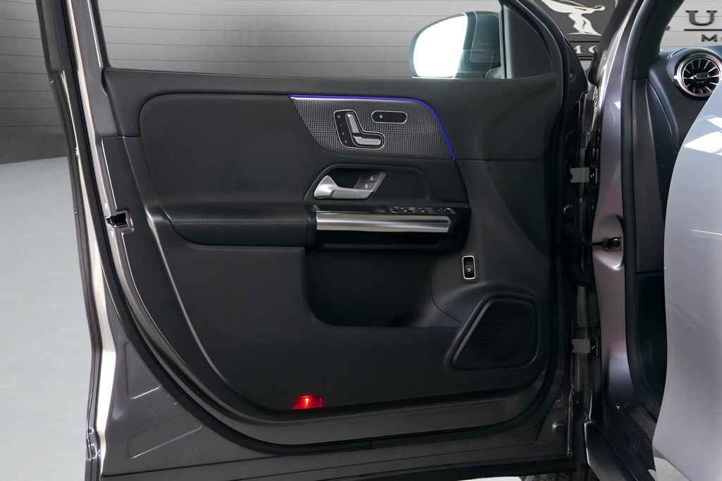 Used 2022 Mercedes-Benz GLA 250 4MATIC image 34