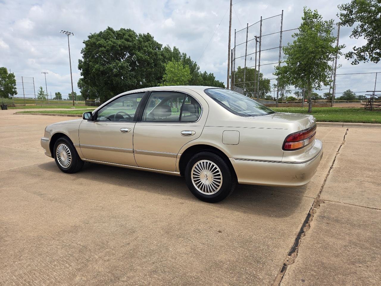 Used 1997 INFINITI I30 FWD image 6