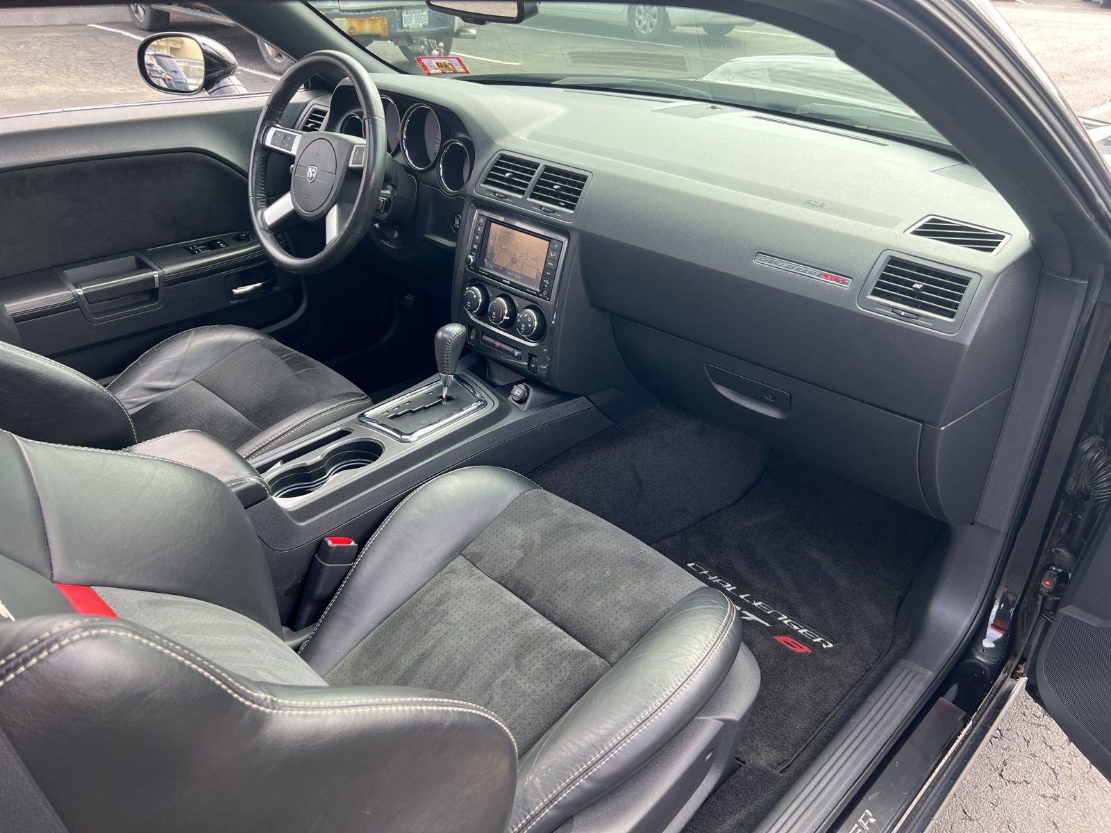 Used 2009 Dodge Challenger SRT8 w/ SRT Option Group II RWD image 33