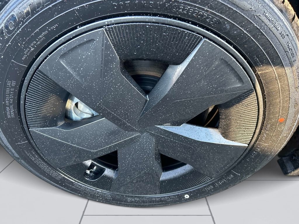 Used 2025 Toyota Prius Plug-In Hybrid image 9