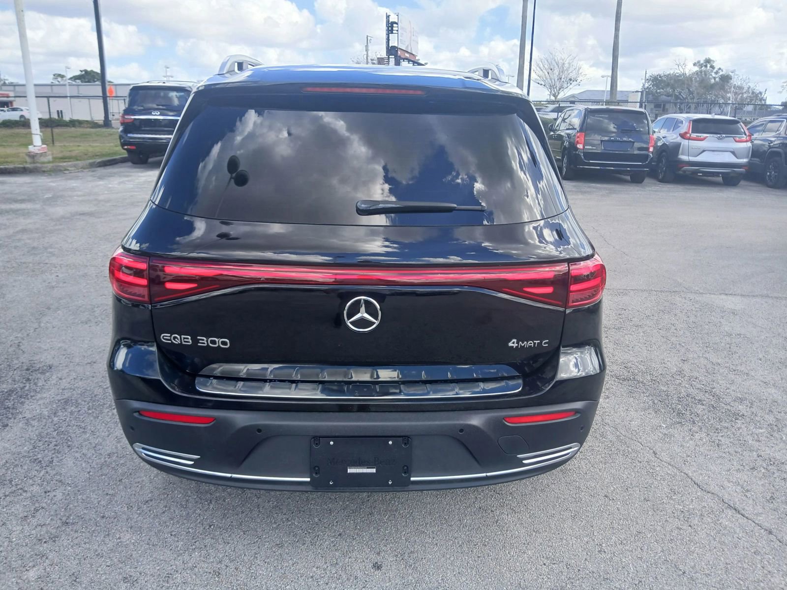 Used 2024 Mercedes-Benz EQB 300 4MATIC w/ Winter Package image 4