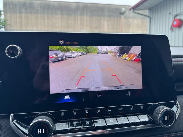 Used 2023 Chevrolet Colorado Z71 w/ Z71 Convenience Package 2 AWD/4WD image 16