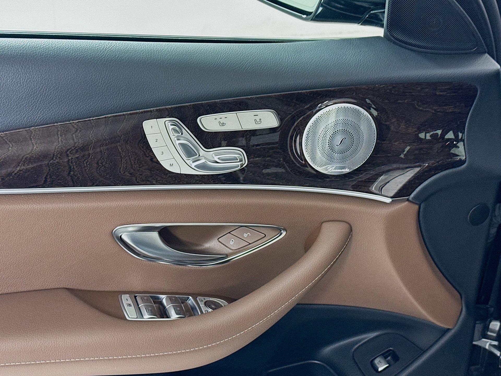 Used 2019 Mercedes-Benz E 300 image 19