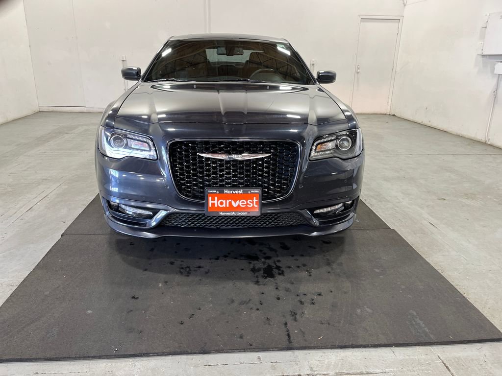 Used 2018 Chrysler 300 S w/ 300S Premium Group image 2