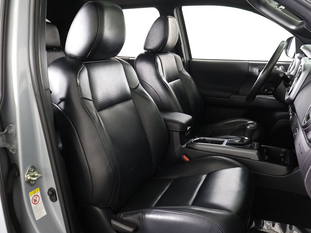 Used 2018 Toyota Tacoma TRD Sport AWD/4WD image 34