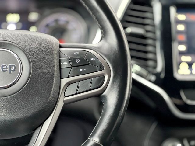 Used 2019 Jeep Cherokee Limited FWD image 31