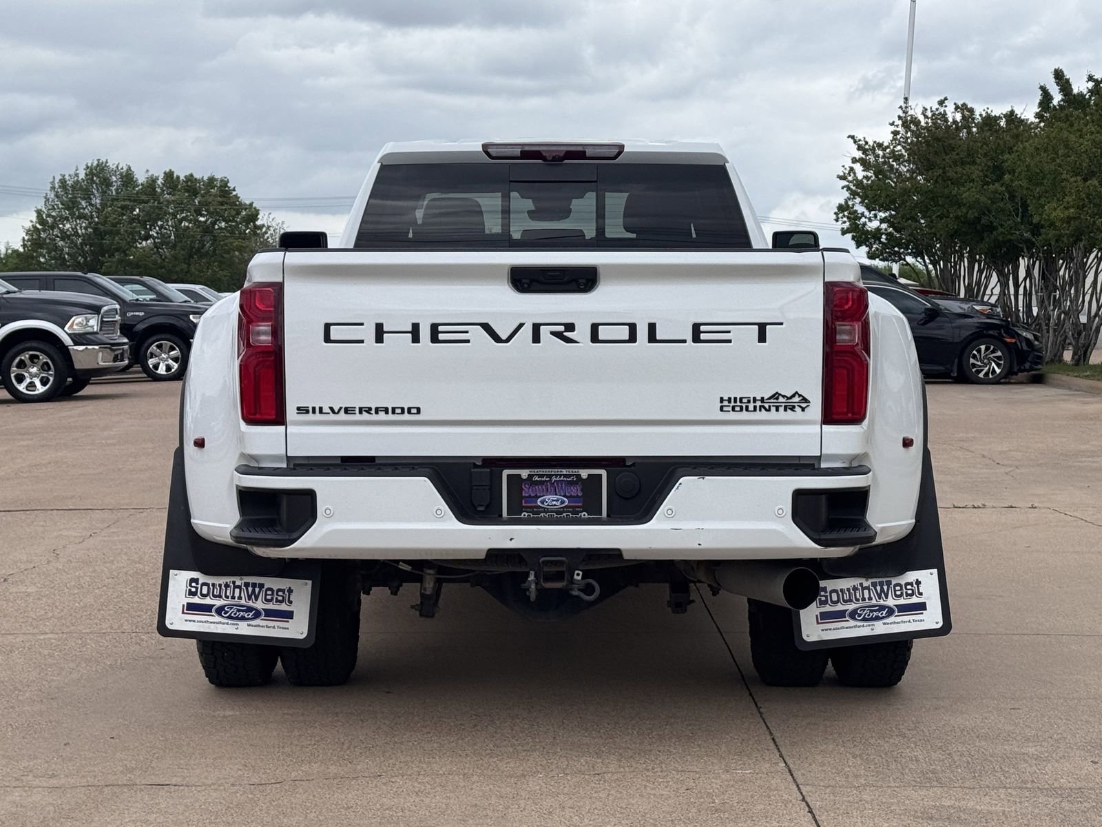 Used 2024 Chevrolet Silverado 3500 High Country AWD/4WD image 5