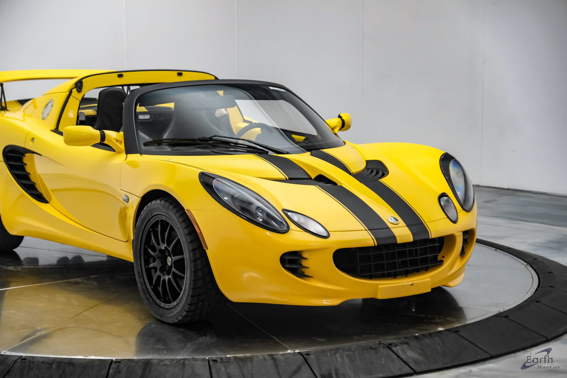 Used 2005 Lotus Elise RWD image 36