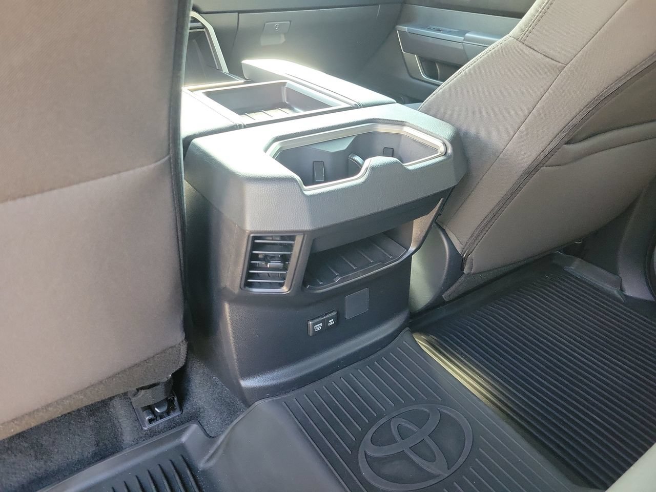 Used 2026 Toyota Tundra SR5 w/ SR5 Convenience Package AWD/4WD image 11
