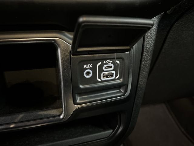 Used 2020 Jeep Wrangler Sport image 33