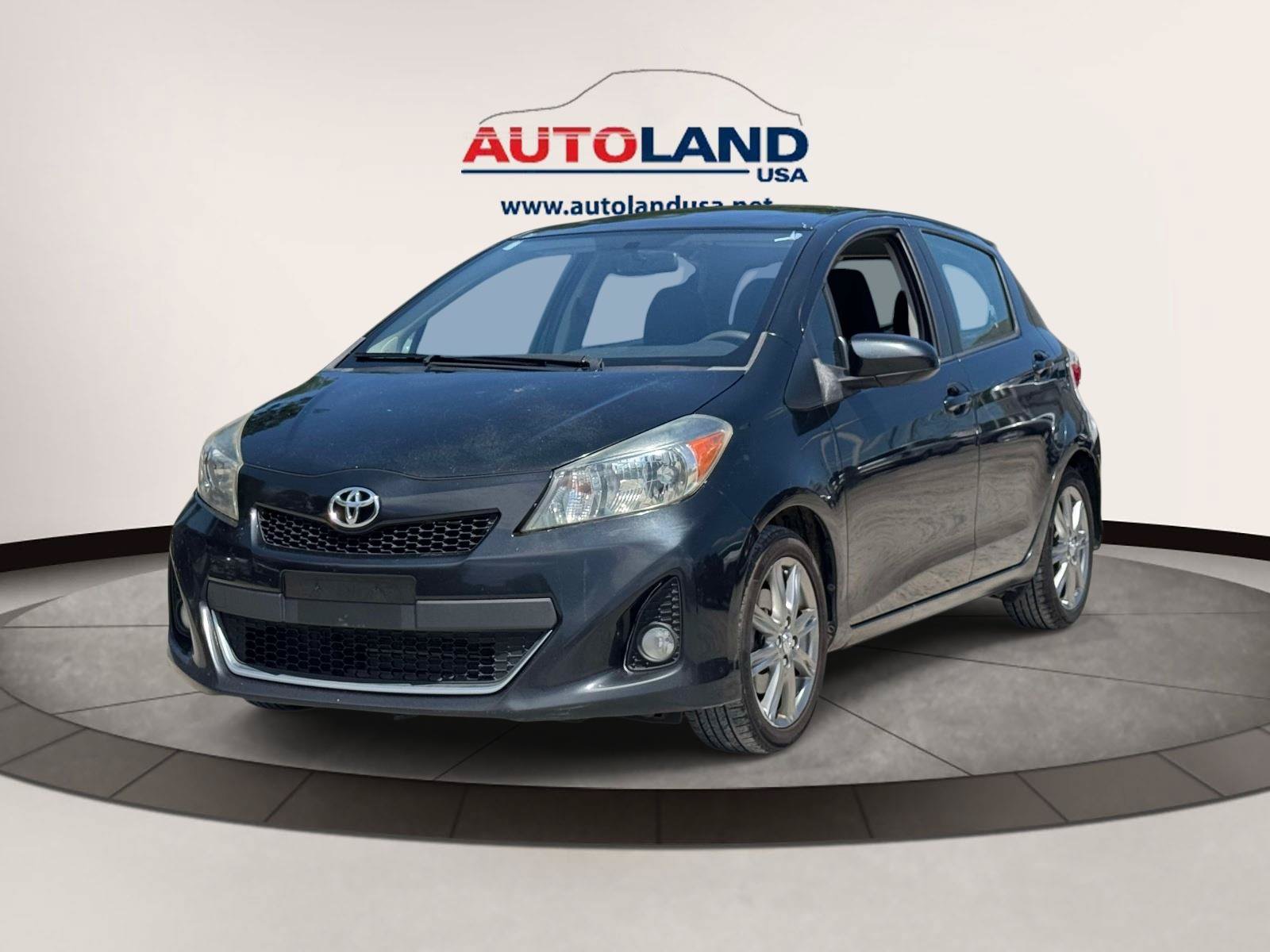 Used 2012 Toyota Yaris SE FWD video 1