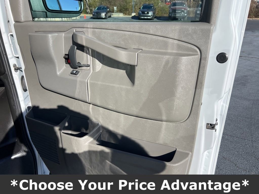 Used 2023 GMC Savana 2500 w/ Driver Convenience Package image 28