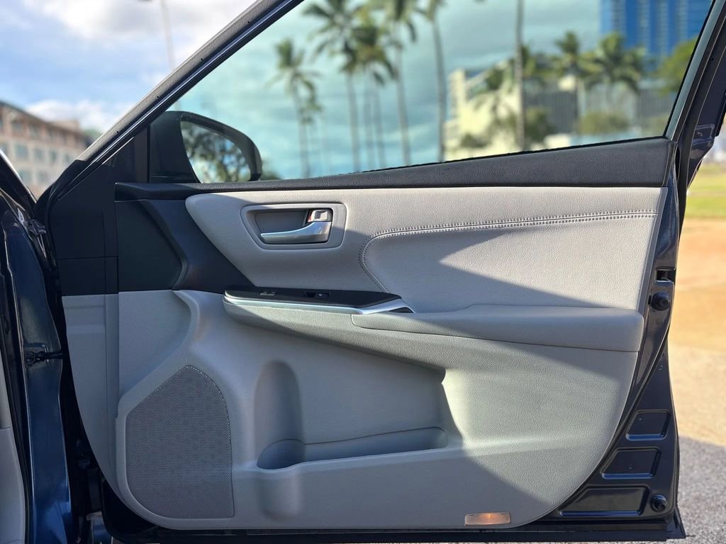 Used 2015 Toyota Camry XLE image 14