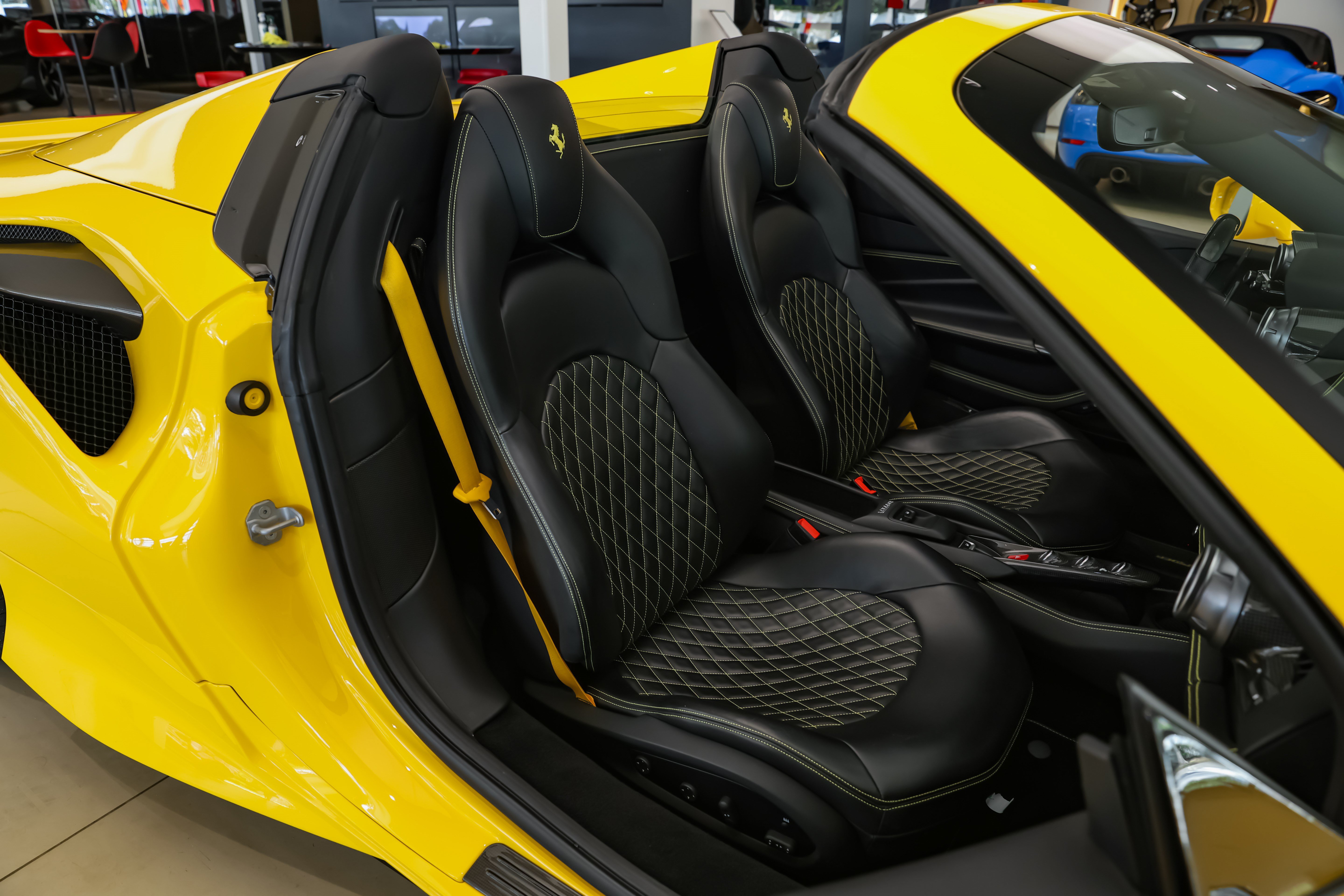 Used 2023 Ferrari F8 Tributo RWD image 17