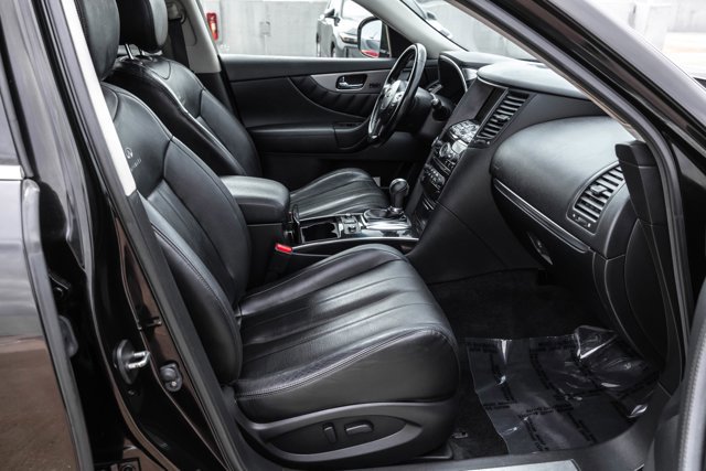 Used 2013 INFINITI FX37 AWD w/ Premium Pkg image 26