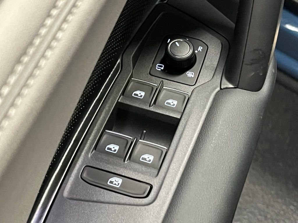 New 2026 Volkswagen Tiguan SEL R-Line image 18