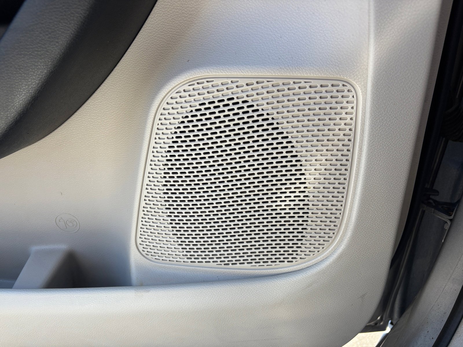 Used 2017 Chrysler Pacifica Touring-L image 25