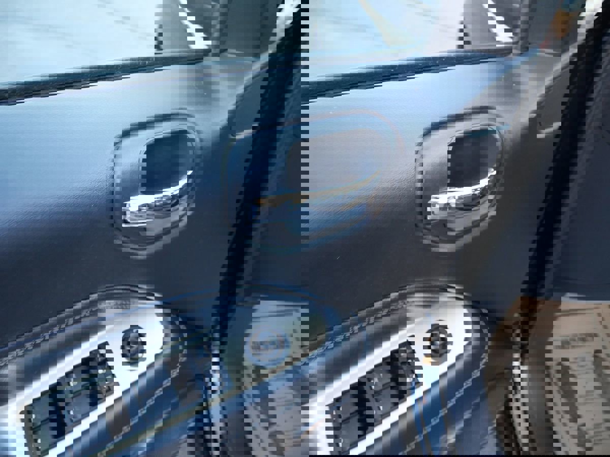 Used 2016 Jeep Compass Latitude image 16