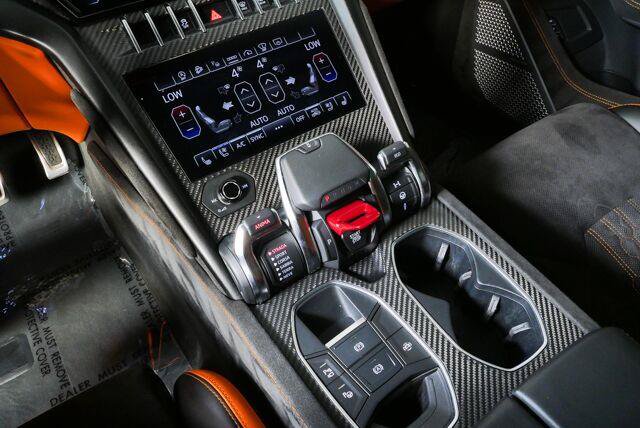 Used 2024 Lamborghini Urus S AWD/4WD image 32