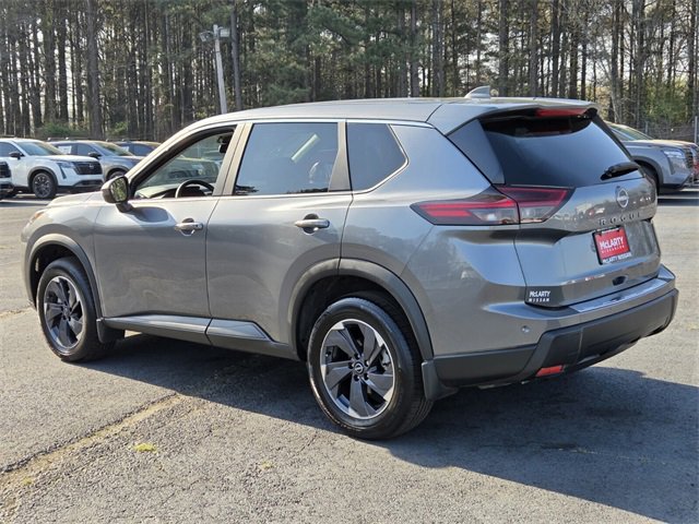 Certified 2025 Nissan Rogue SV image 3