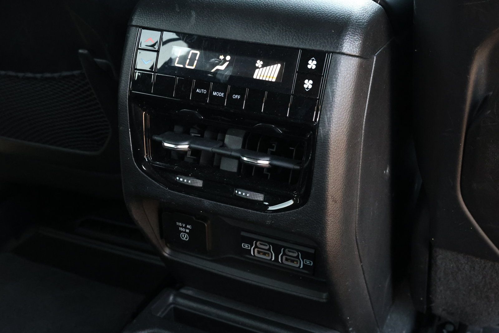 Used 2023 Jeep Grand Cherokee L Laredo RWD image 34