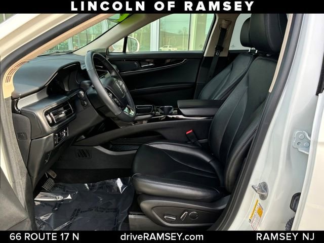 Used 2023 Lincoln Nautilus Standard image 11