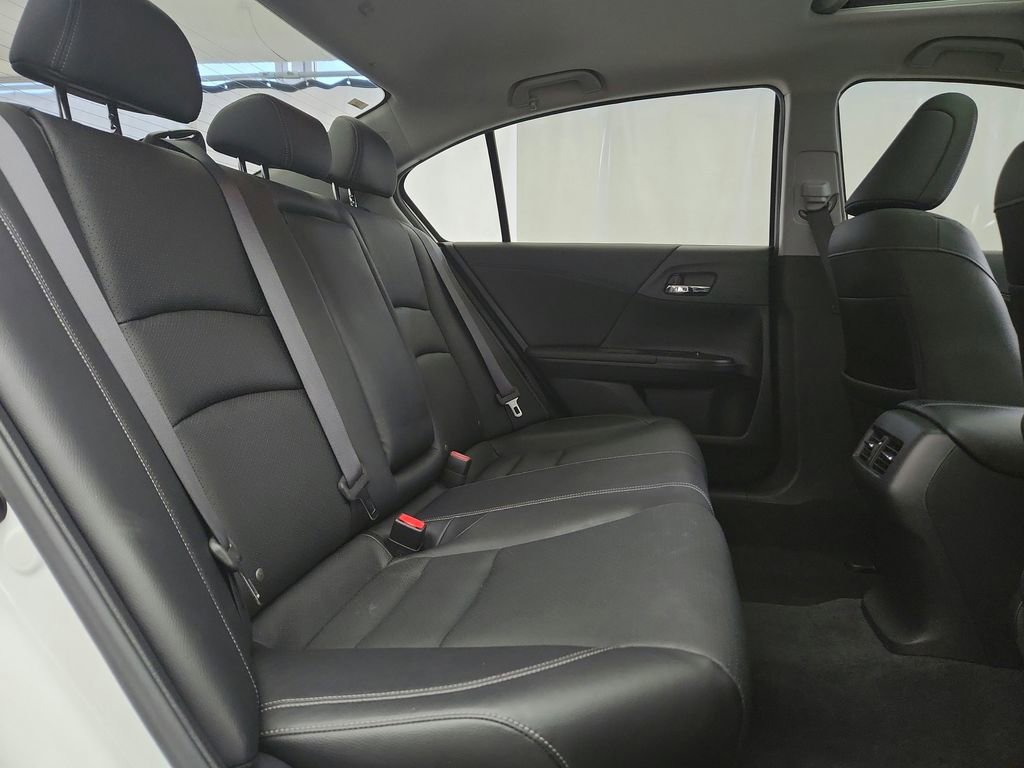 Used 2017 Honda Accord Touring image 26
