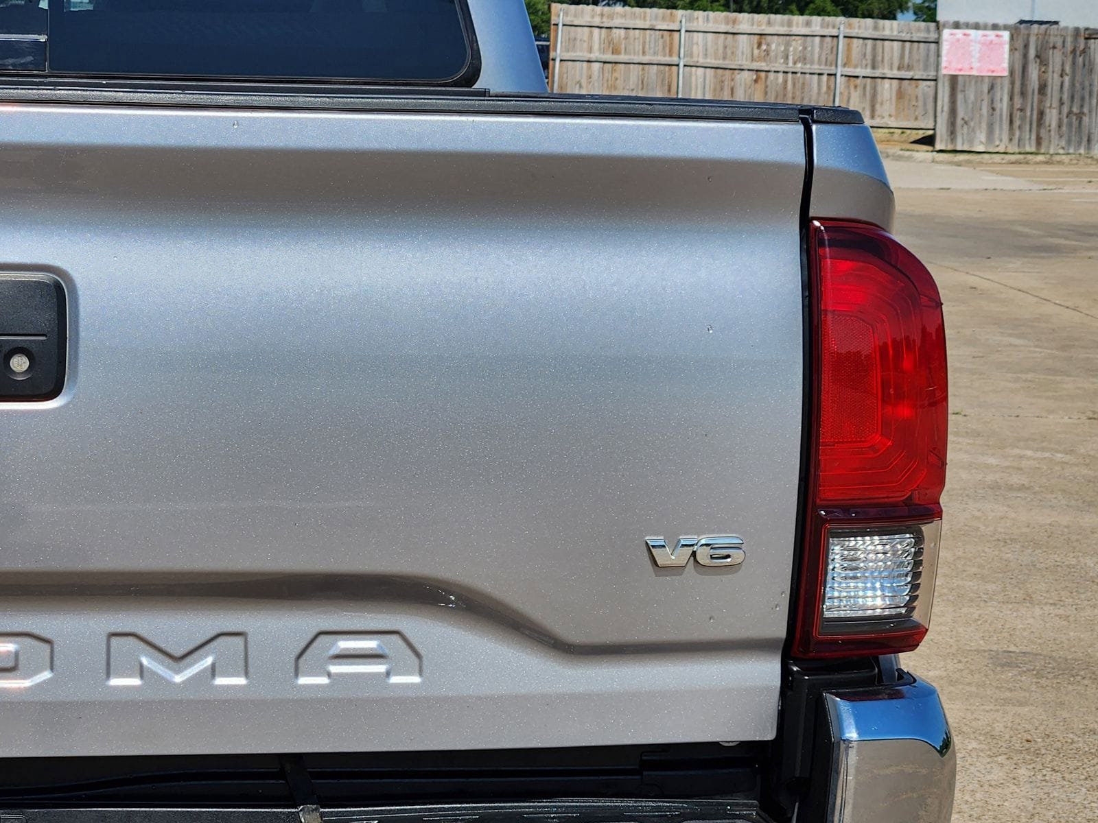 Used 2021 Toyota Tacoma SR5 AWD/4WD image 11
