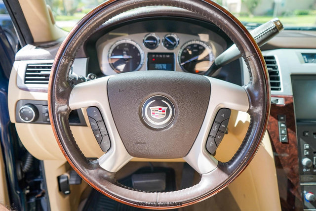 Used 2009 Cadillac Escalade AWD image 28