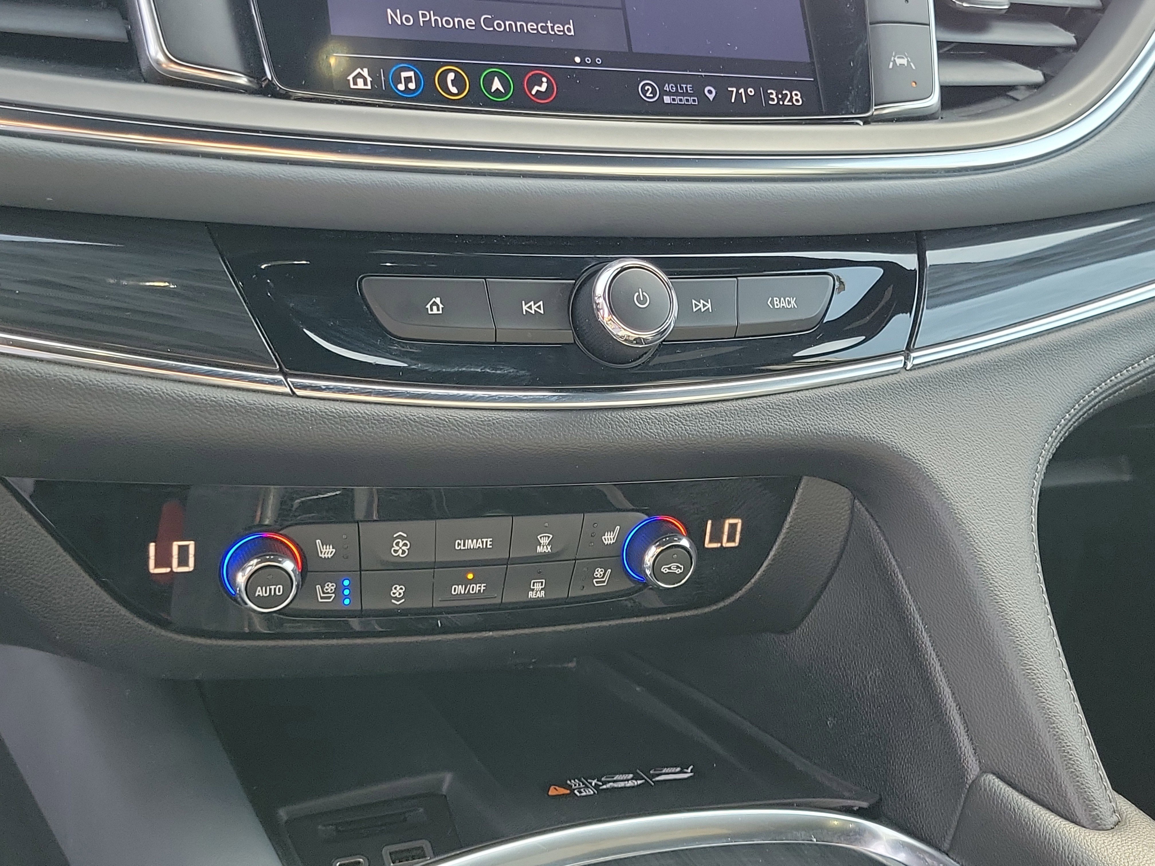 Used 2024 Buick Enclave Premium image 27