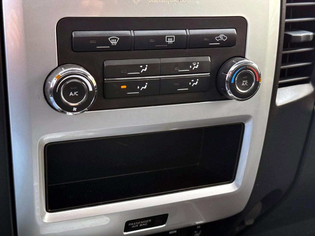 Used 2015 Nissan Titan PRO-4X image 25