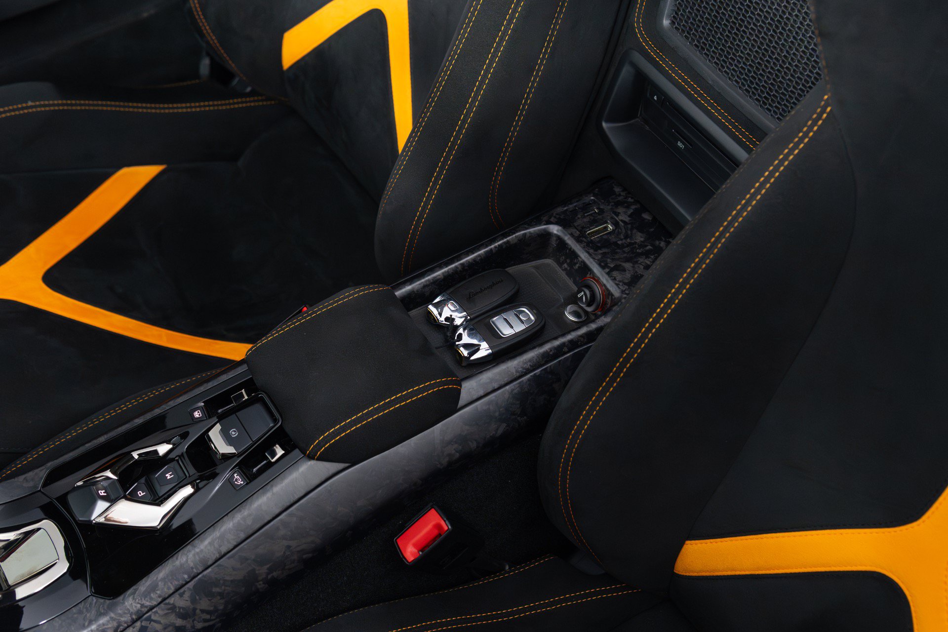 Used 2018 Lamborghini Huracan Performante AWD/4WD image 56
