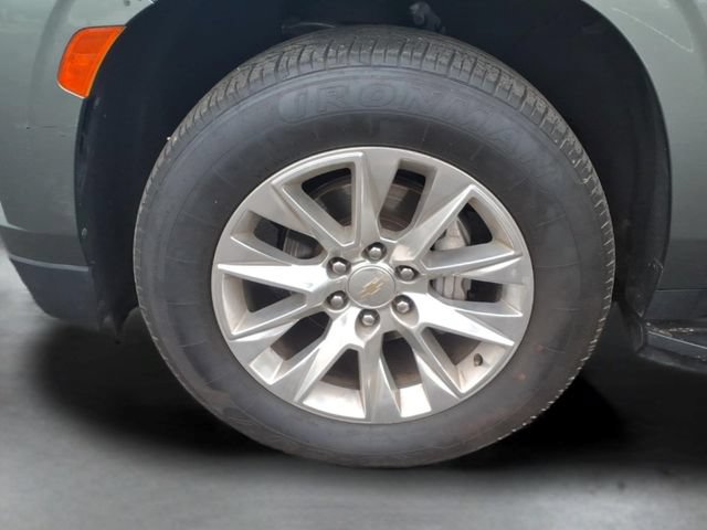 Used 2023 Chevrolet Suburban Premier AWD/4WD image 19