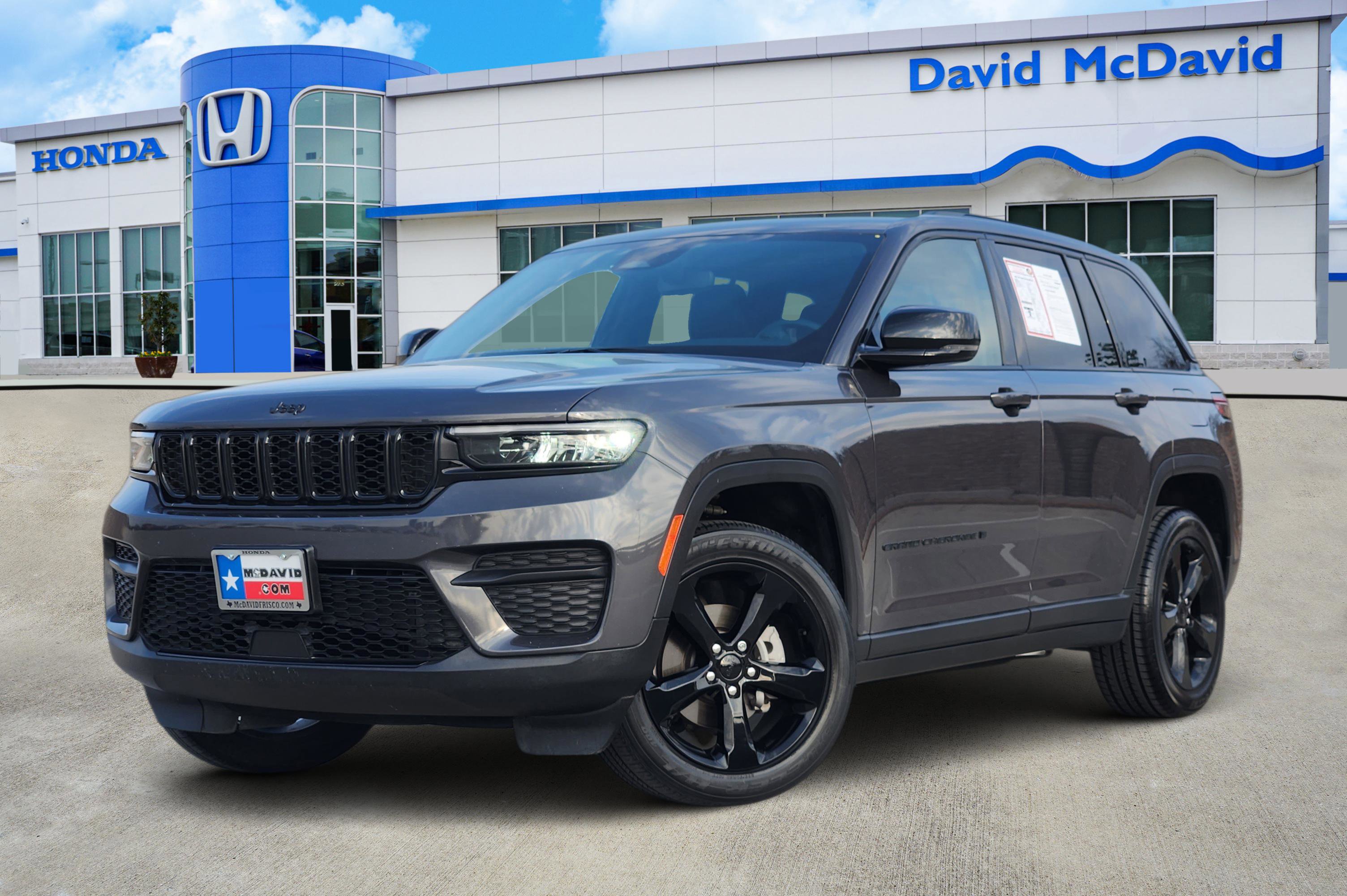 Used 2022 Jeep Grand Cherokee Altitude image 1