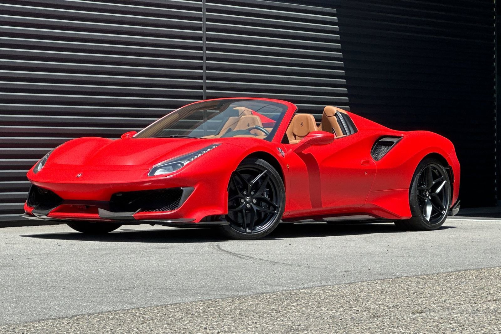 Used 2020 Ferrari 488 Pista Spider RWD image 1