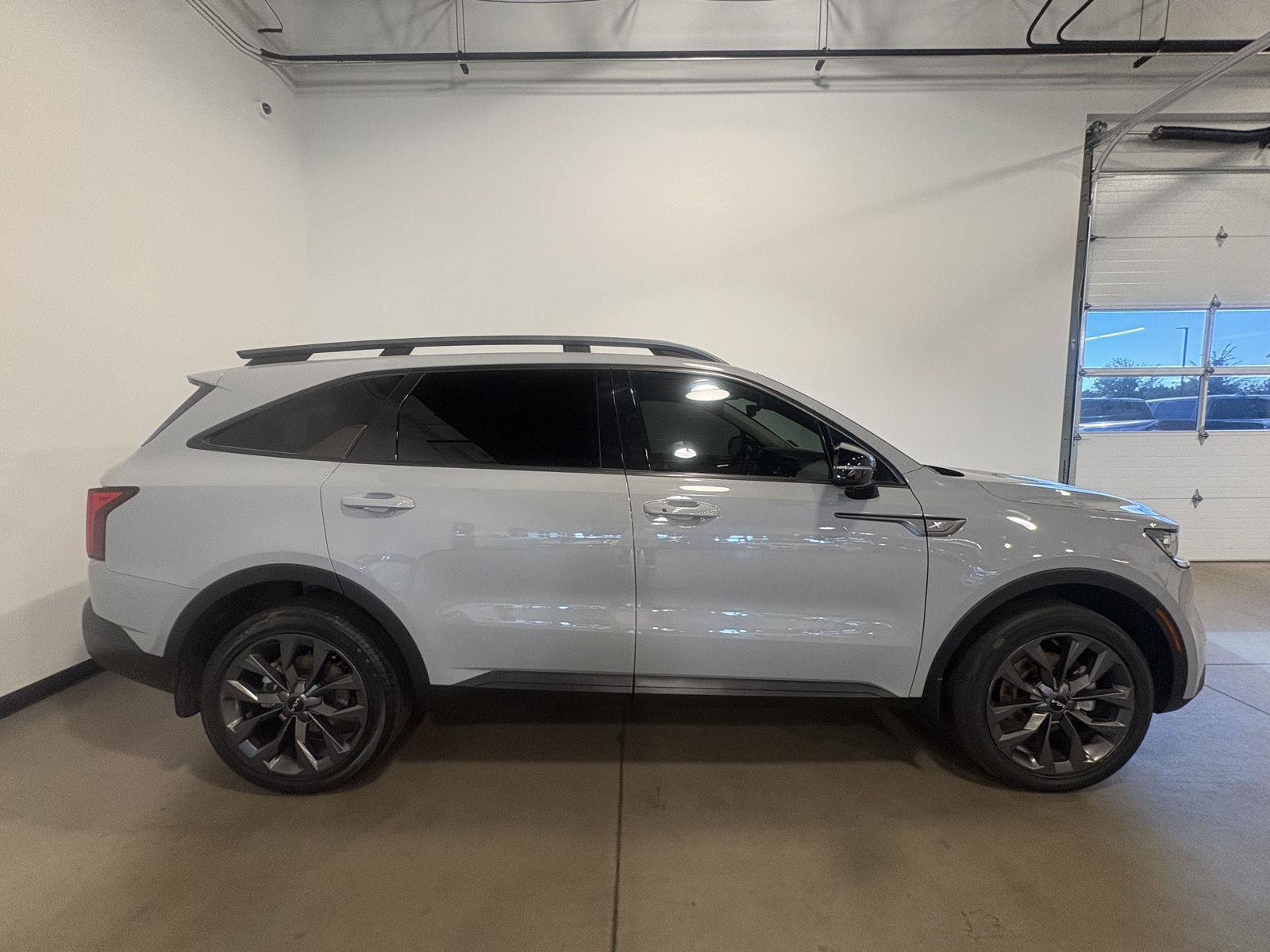 Used 2023 Kia Sorento SX Prestige AWD/4WD image 2