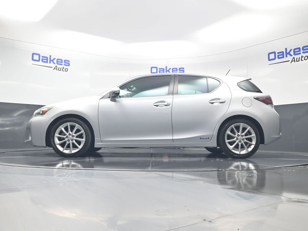 Used 2013 Lexus CT 200h w/ Premium Pkg w/Navigation FWD image 41
