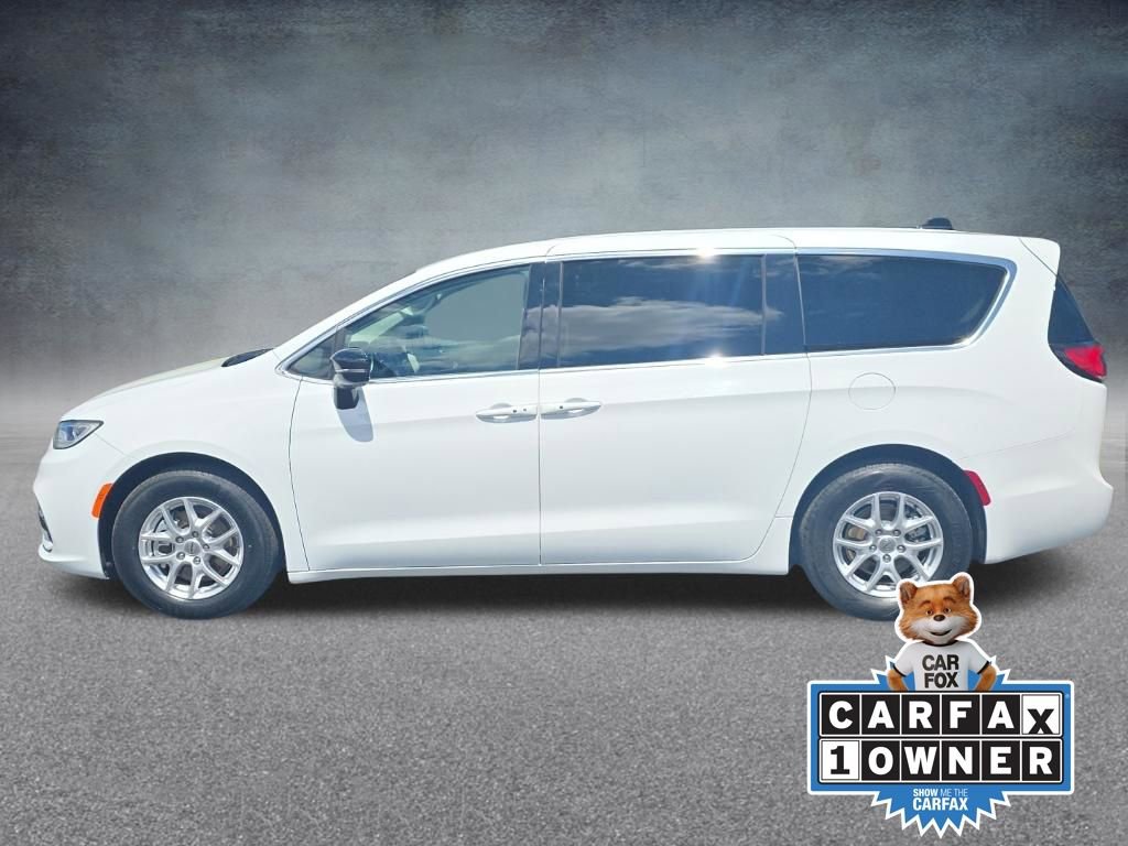Used 2024 Chrysler Pacifica Touring-L FWD video 2