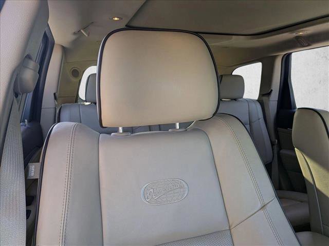 Used 2020 Jeep Grand Cherokee Overland AWD/4WD image 15