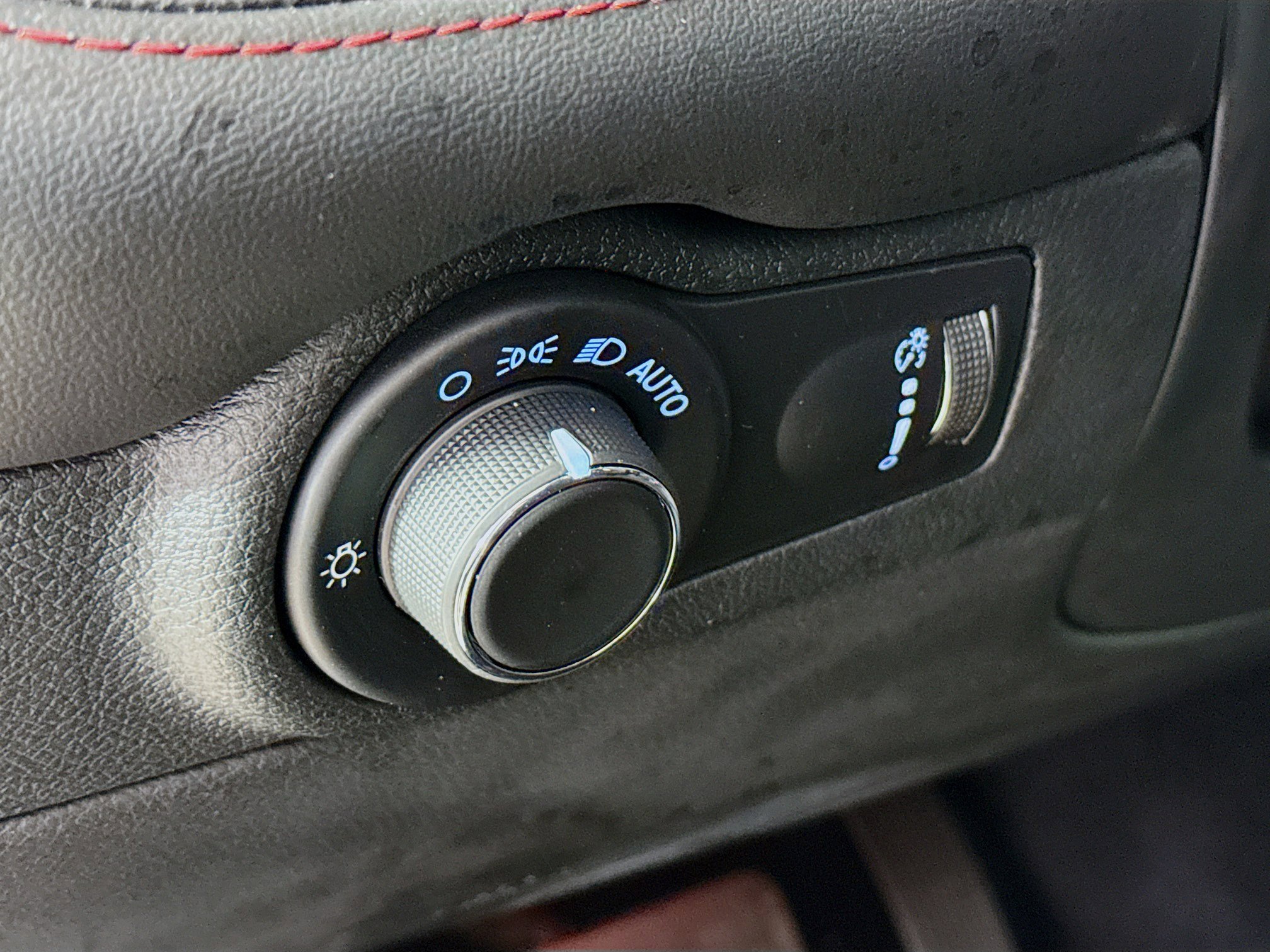 Used 2024 Dodge Durango GT image 9