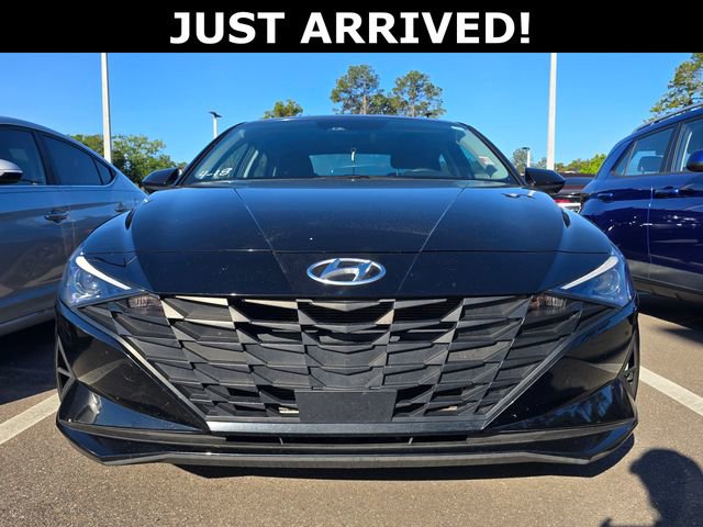 Used 2023 Hyundai Elantra SEL w/ Convenience Package FWD image 2