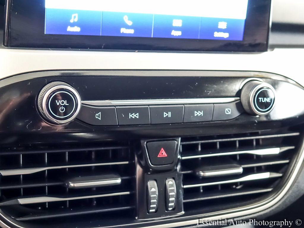 Used 2022 Ford Escape SE image 16