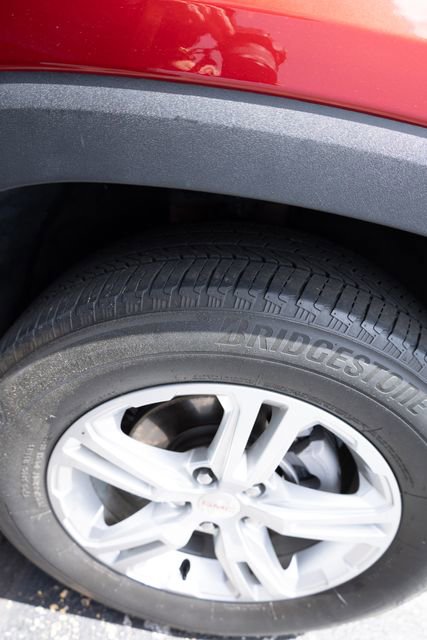 Used 2024 GMC Terrain SLE AWD/4WD image 25