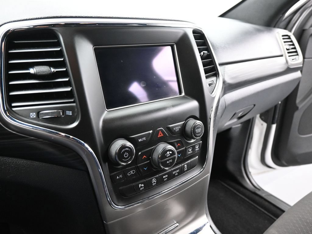 Used 2021 Jeep Grand Cherokee Laredo RWD image 15