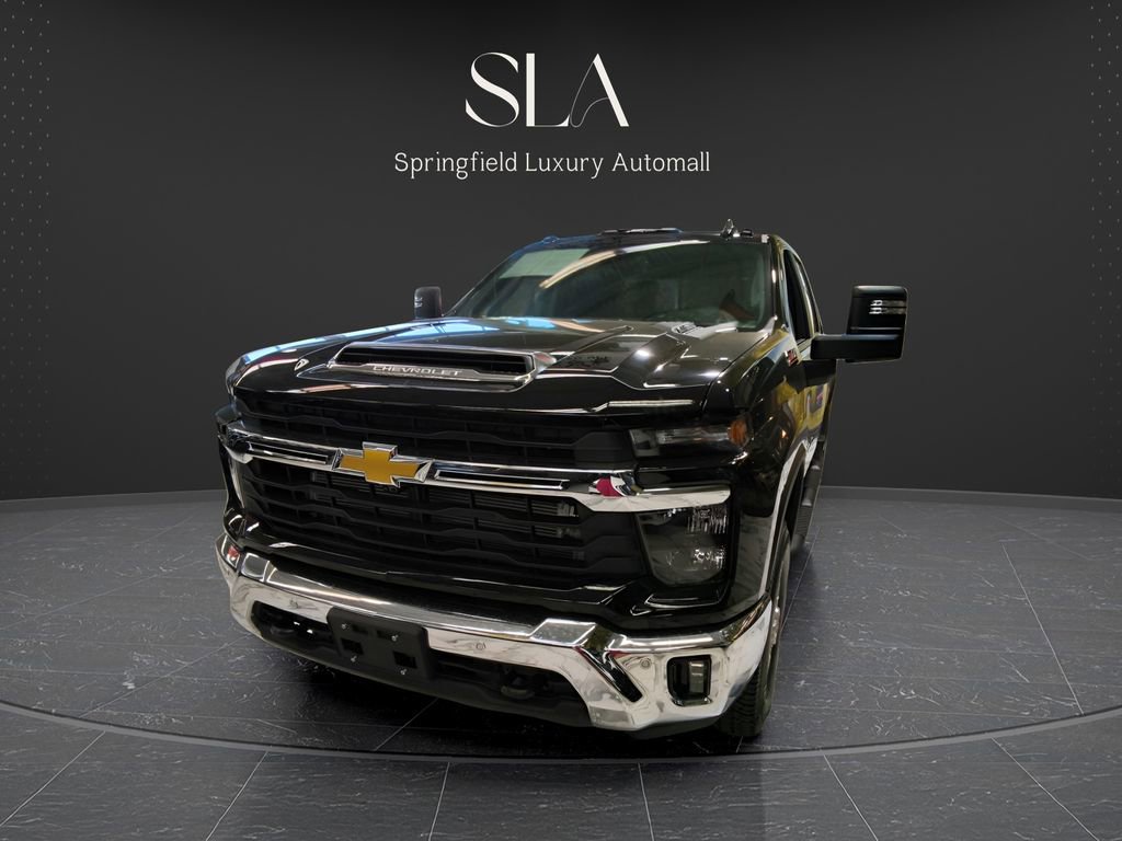 Used 2026 Chevrolet Silverado 2500 LT AWD/4WD image 2