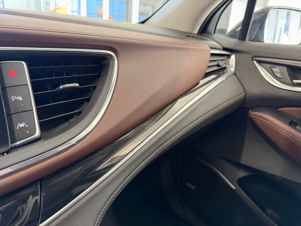 Used 2021 Buick Enclave Avenir w/ Avenir Technology Package image 17