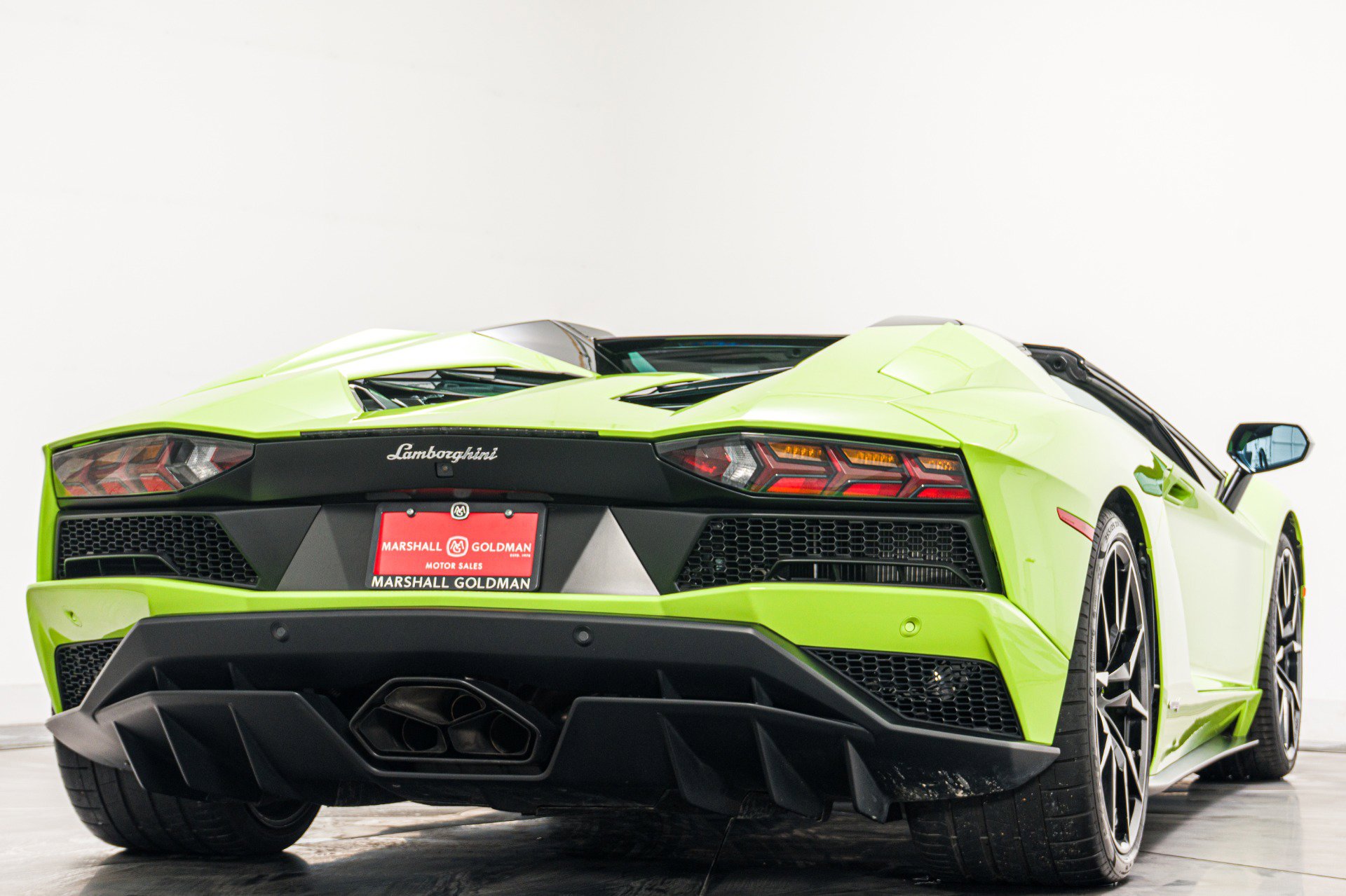 Used 2019 Lamborghini Aventador S image 9