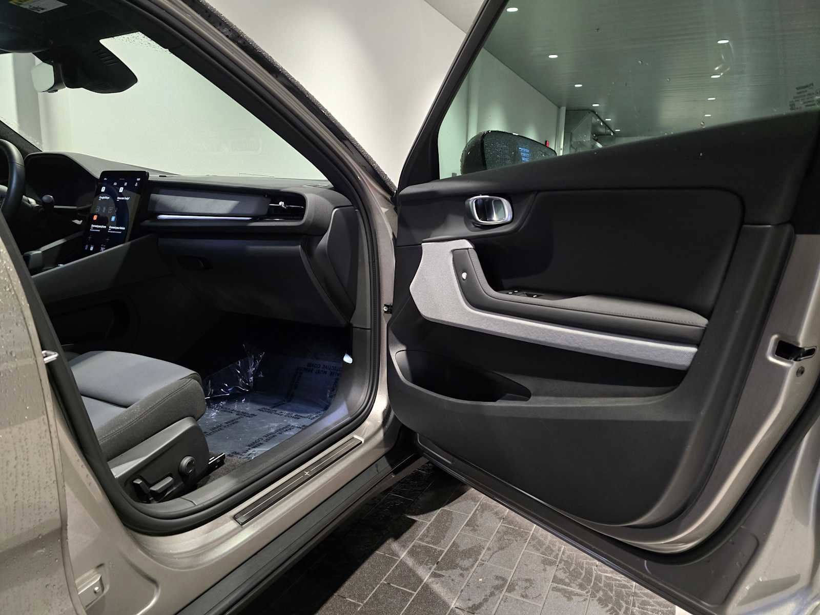 Used 2022 Polestar Polestar 2 w/ Plus Package image 12